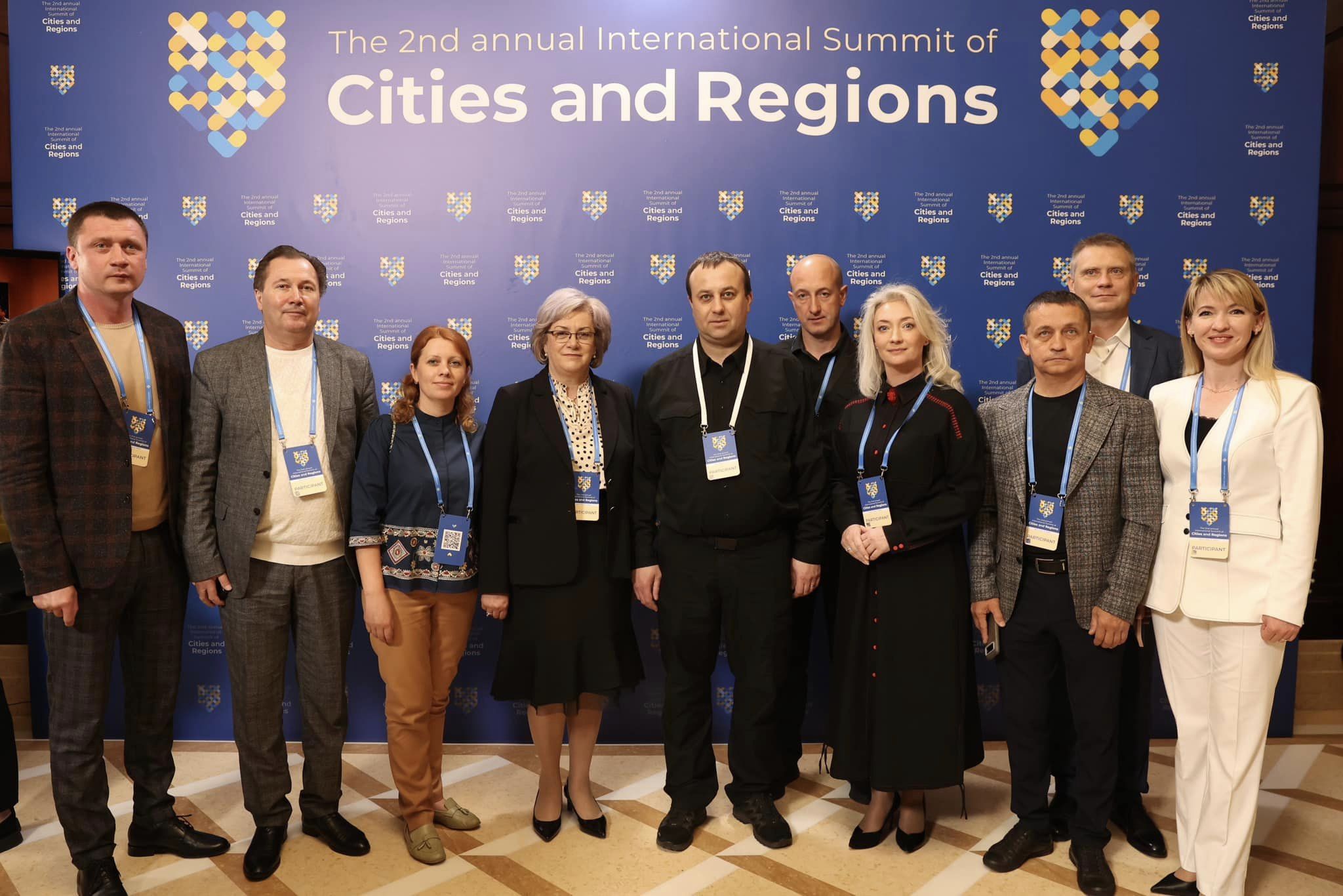 представники Вінниччини та румунської делегації на другому Міжнародному саміті міст і регіонів