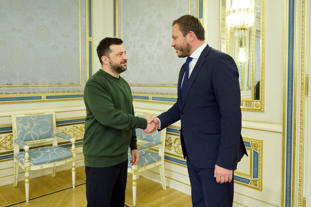 Президент та очільник МЗС Естонії обговорили способи посилення тиску на Росію та можливості для збільшення оборонної допомоги Україні Президент та очільник МЗС Естонії обговорили способи посилення тиску на Росію та можливості для збільшення оборонної допомоги Україні