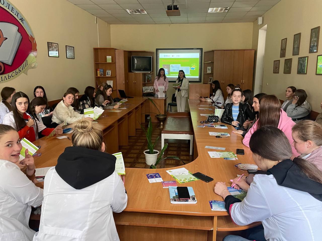 У Могилів-Подільській громаді провели лекцію про вплив війни на здоров'я українців та подолання викликів