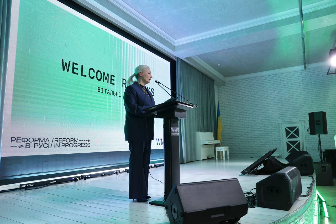 Начальниця ОВА Наталя Заболотна під час виступу
