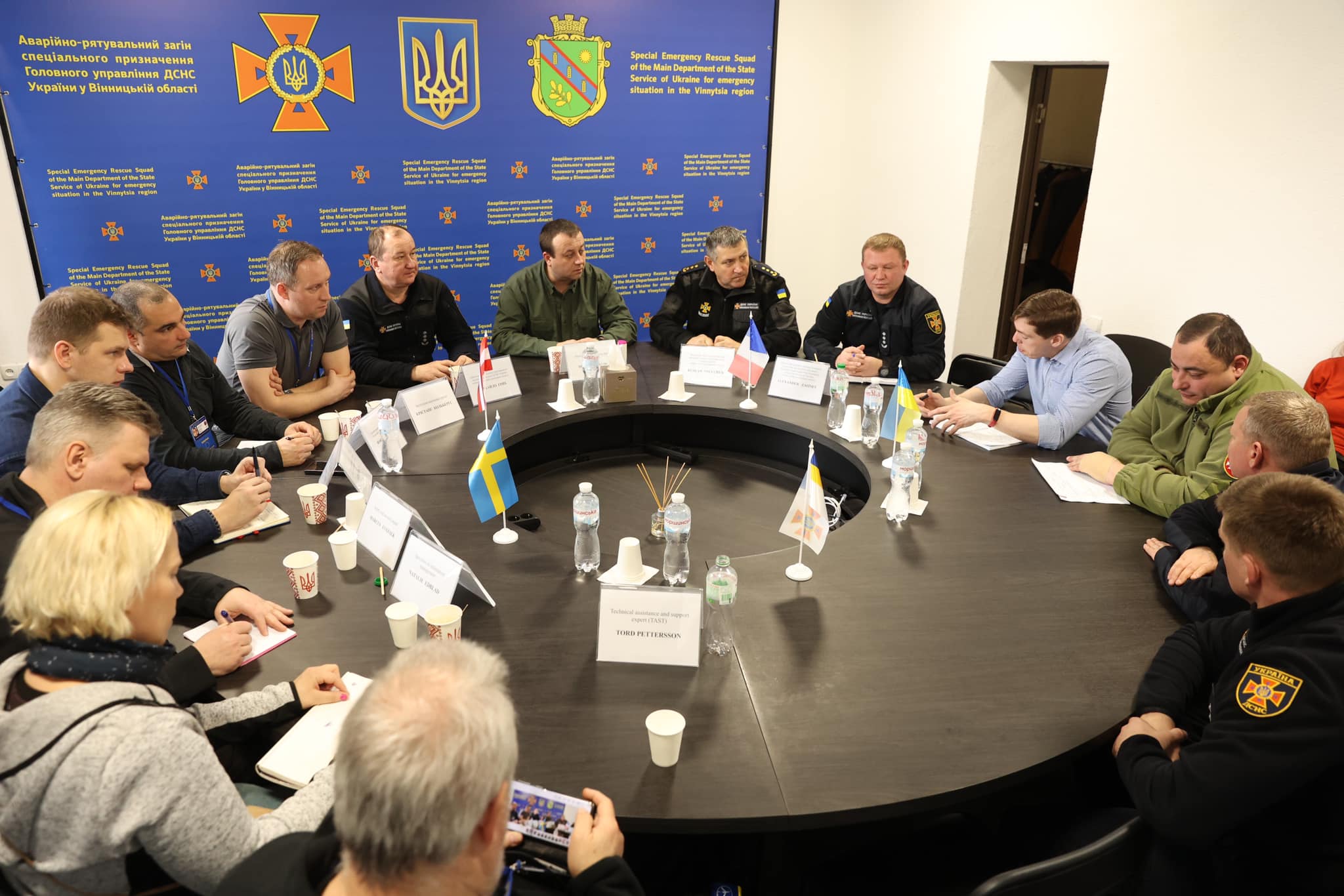 Начальник ОВА Сергій Борзов та учасники зустрічі з представниками Консультативної місії в рамках Механізму цивільного захисту ЄС