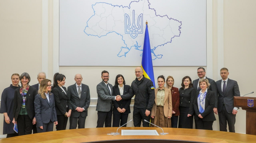 Прем’єр-міністр Денис Шмигаль та учасники зустрічі