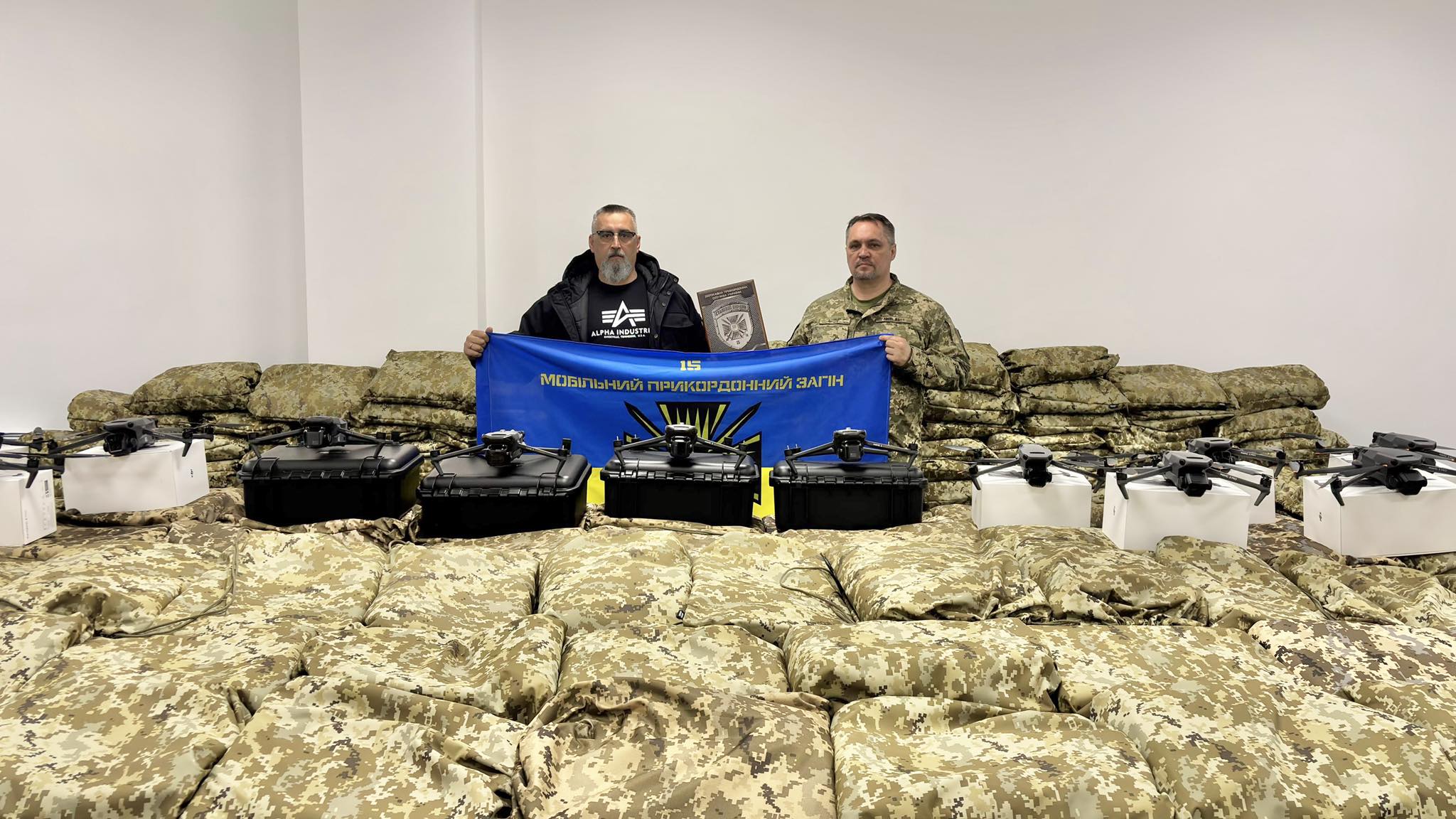 «Мавіки» й плащі – для прикордонників, які виконують бойові завдання із захисту держави