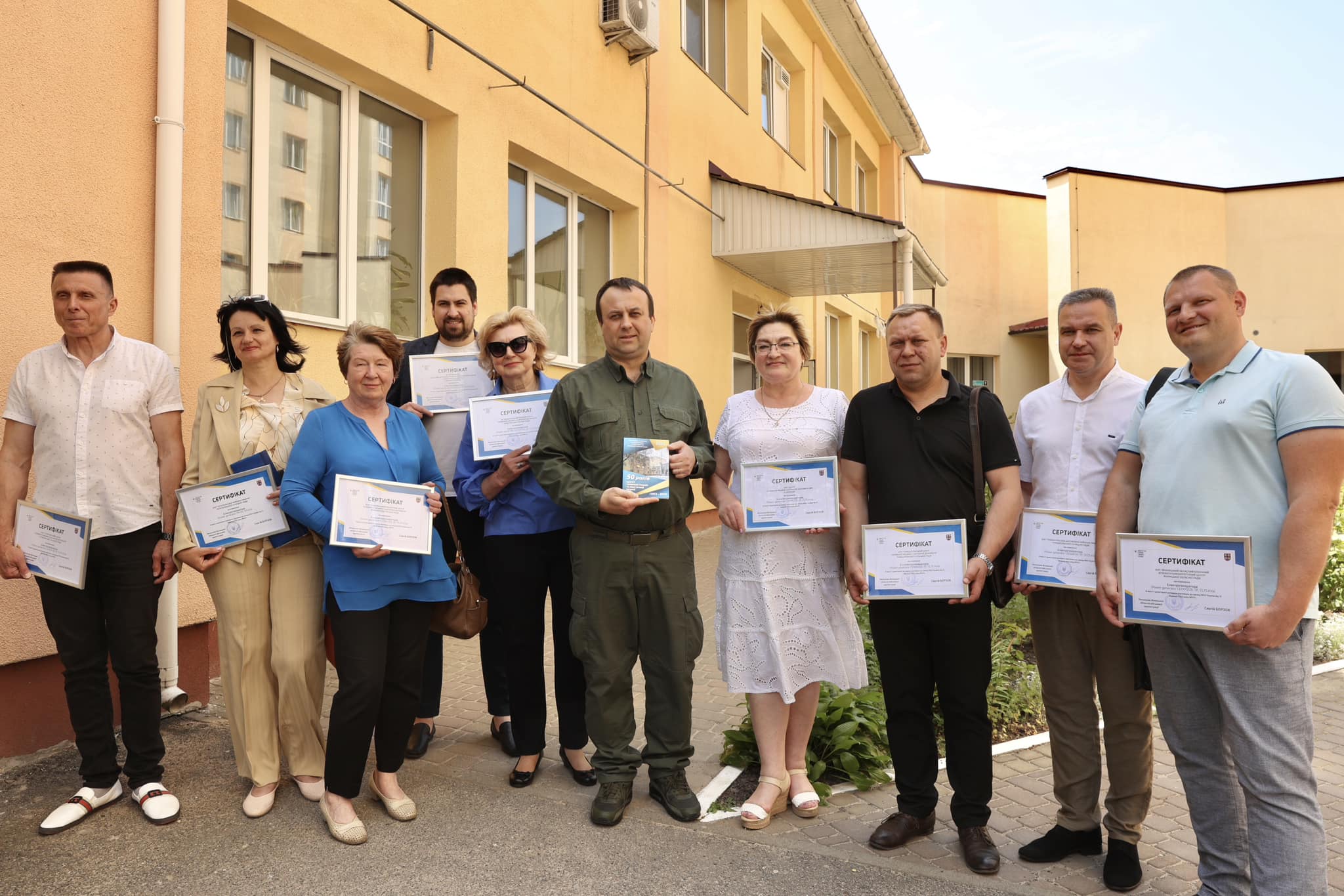 11 лікарень Вінниччини отримали сертифікати на генератори різної потужності від партнерів  