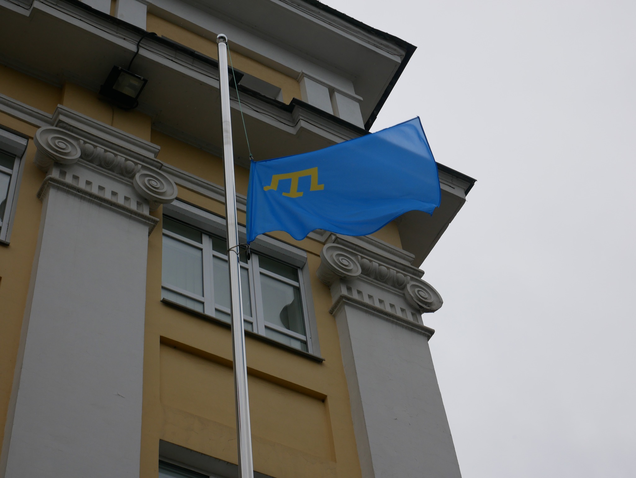 18 травня в Україні вшановують День пам’яті жертв геноциду кримськотатарського народу – трагічної сторінки історії, що назавжди залишила глибокий слід у долі кримськотатарського народу