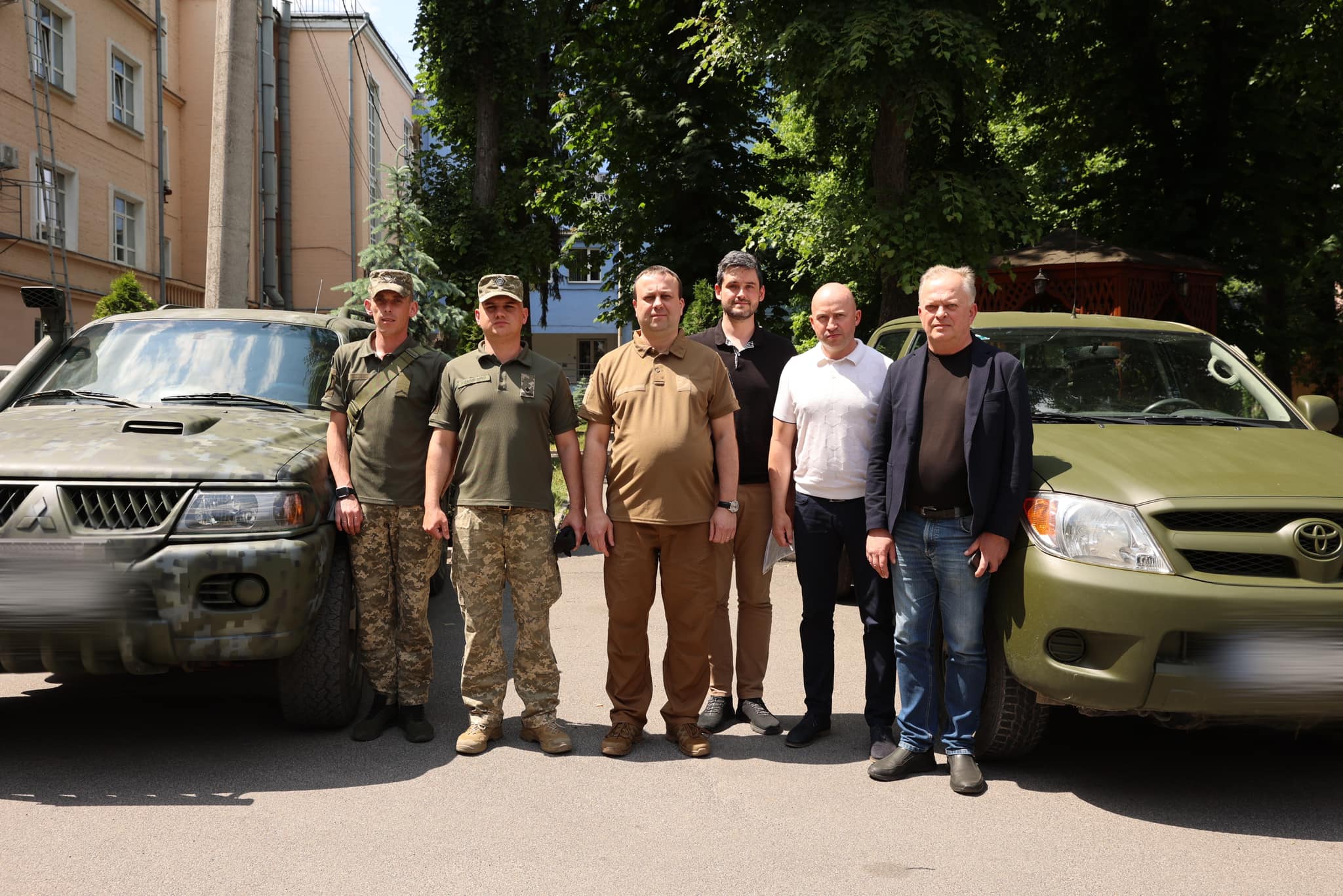 Військові отримали автомобілі для виконання бойових завдань, - Сергій Борзов  