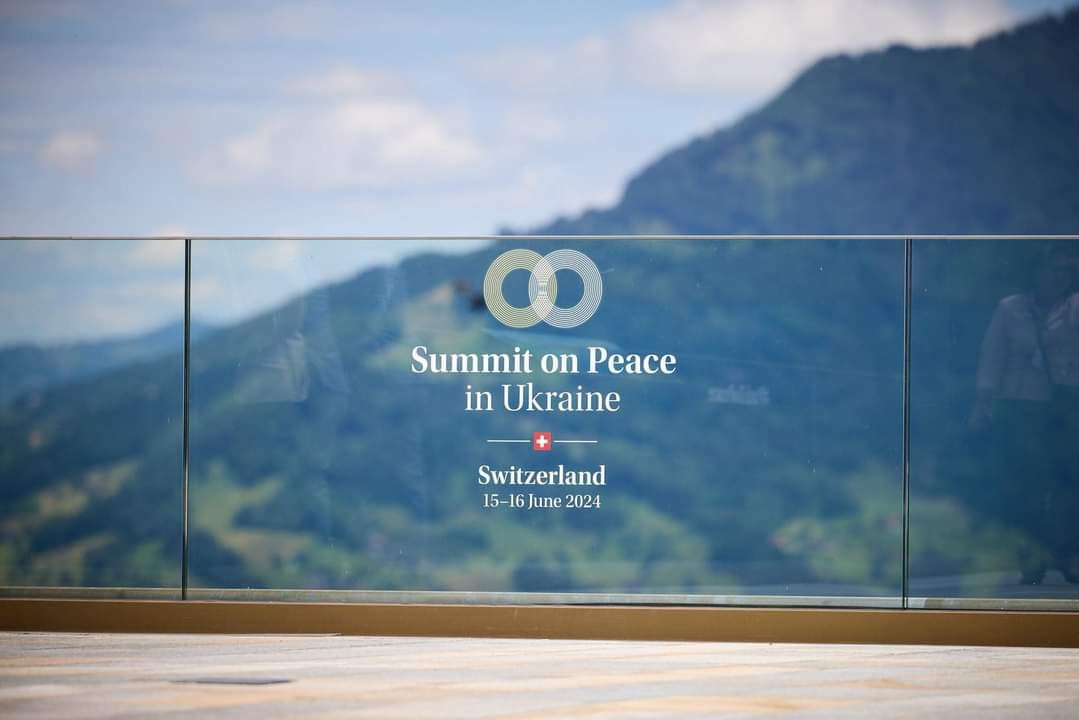 напис "Summit on Peace in Ukraine"