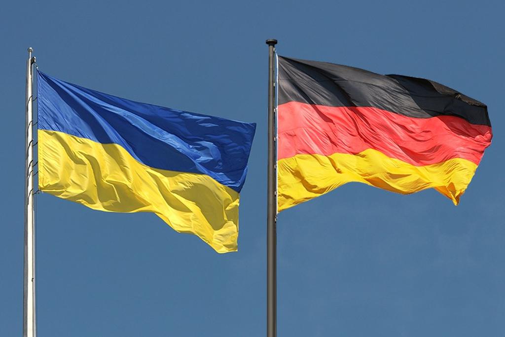 прапор України та прапор Німеччини 
