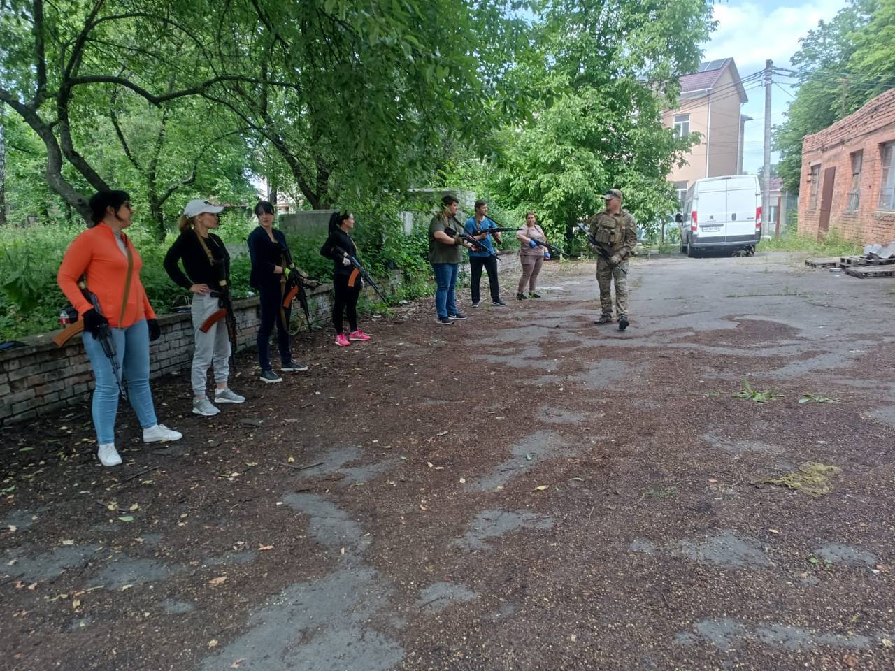 В обласному Центрі підготовки громадян до національного спротиву тривають навчання вінничан навичкам виживання