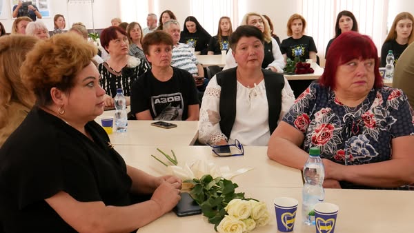 «Янголи Маріуполя»: у Жмеринці презентували книгу пам’яті про оборонців міста