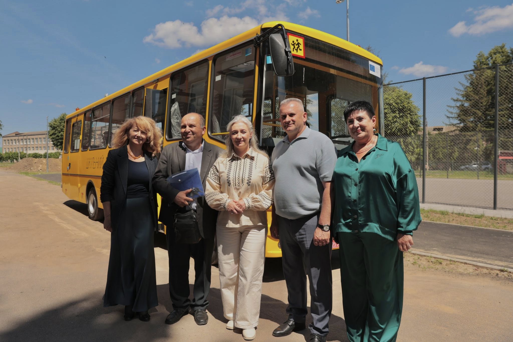 На Вінниччині передали шкільний автобус для Войнашівського ліцею Барської громади