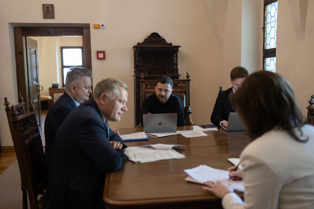 Учасники зустрічі