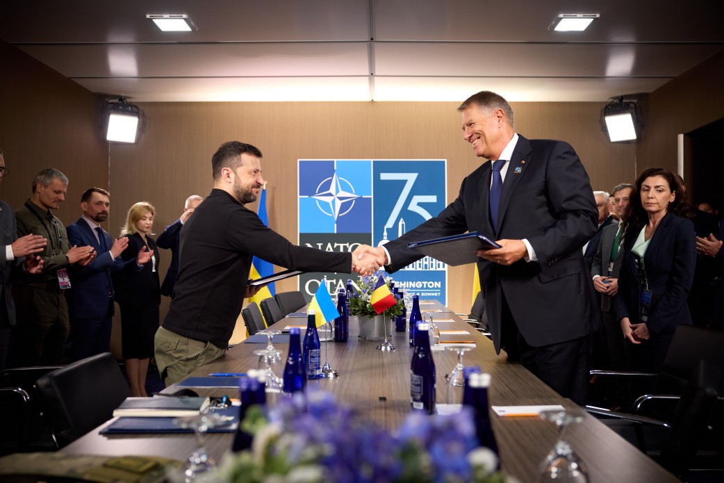 Президент України Володимир Зеленський з Президентом Румунії Клаусом Йоханнісом
