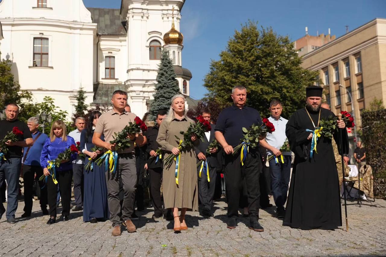 учасники покладання