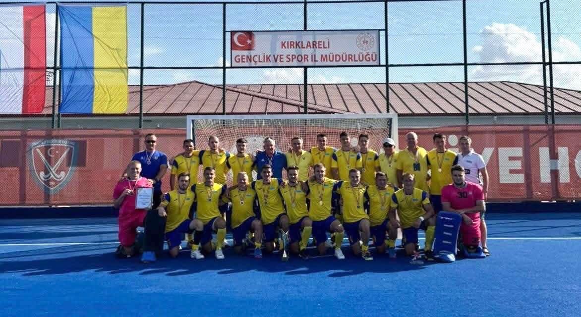 Вінницькі хокеїсти на траві здобули «золото» на Єврозмаганнях Championship ІІІ у складі збірної України