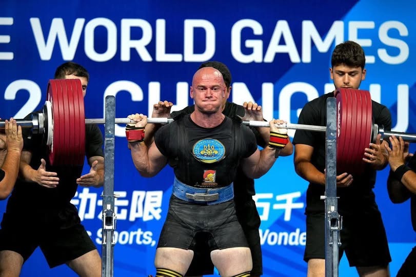 На Всесвітніх іграх у Ченду вінничанин Віталій Коломієць виборов срібло з пауерліфтингу