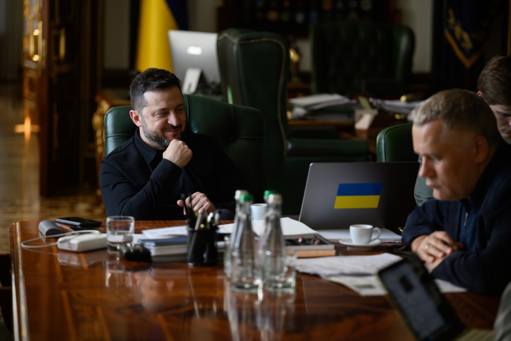 Президент України Володимир Зеленський та учасники зустрічі