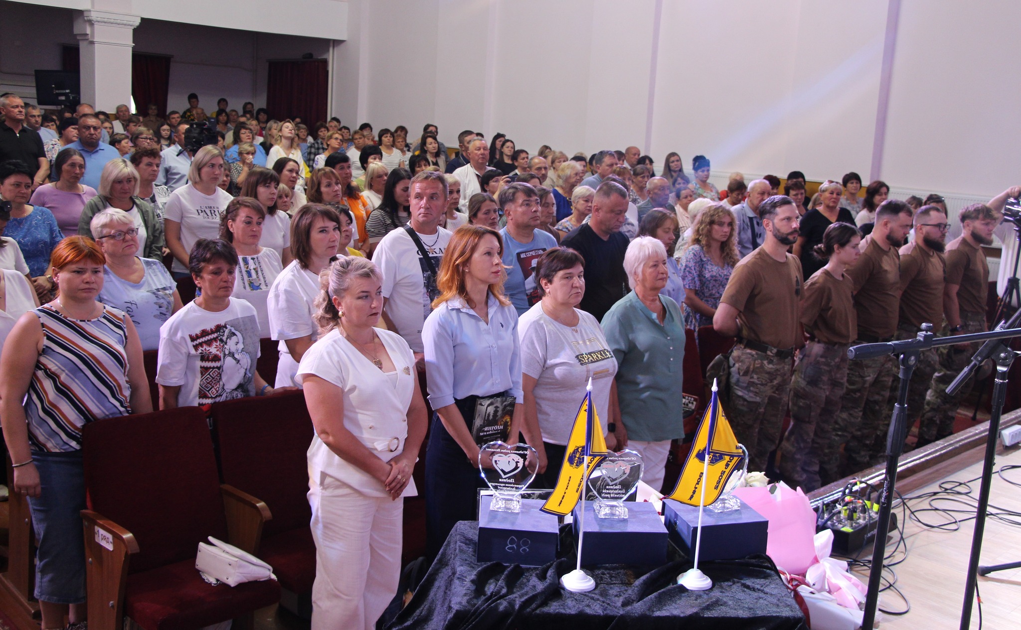 В Іллінецькій громаді презентували книгу пам’яті полеглих Героїв «Янголи Маріуполя» 