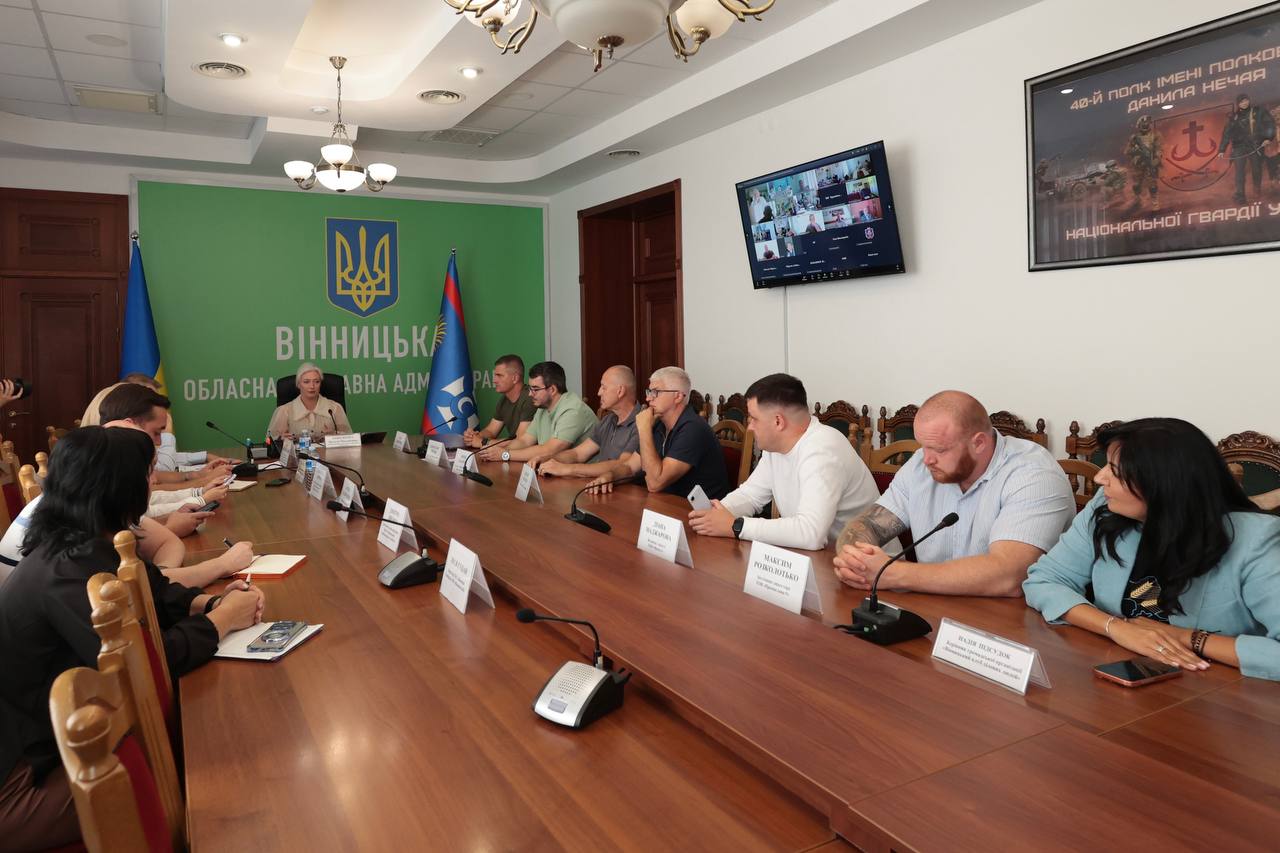 начальниця ОВА Наталя Заболотна та учасники заходу