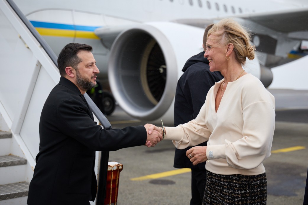 Президент України Володимир Зеленський та міністерка закордонних справ Ісландії Торгердур Катрін Гуннарсдоттір