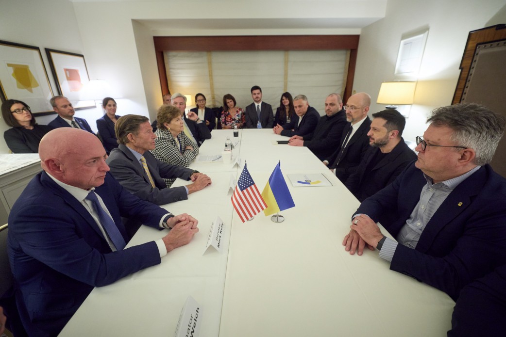 Президент України Володимир Зеленський та учасники заходу