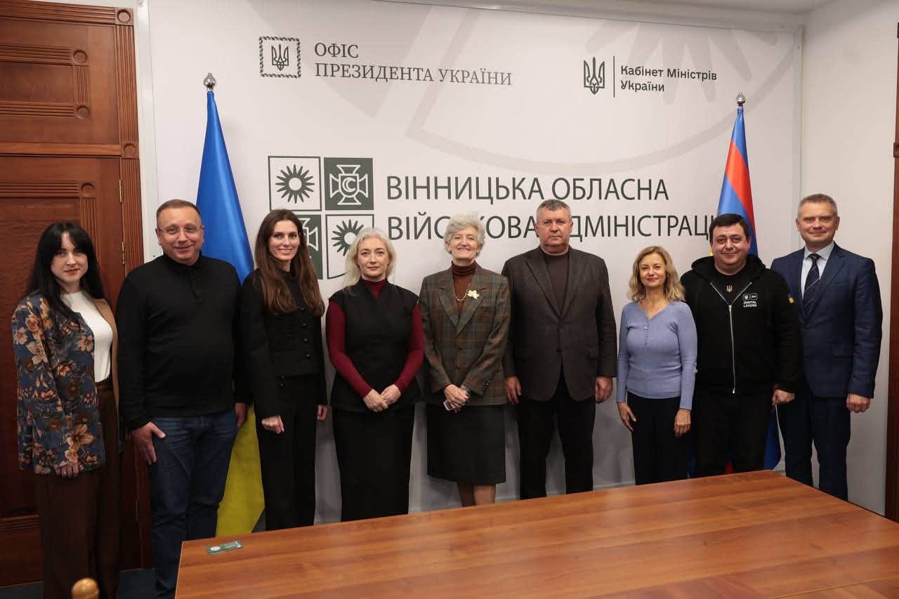 начальниця ОВА Наталя Заболотна та учасники заходу
