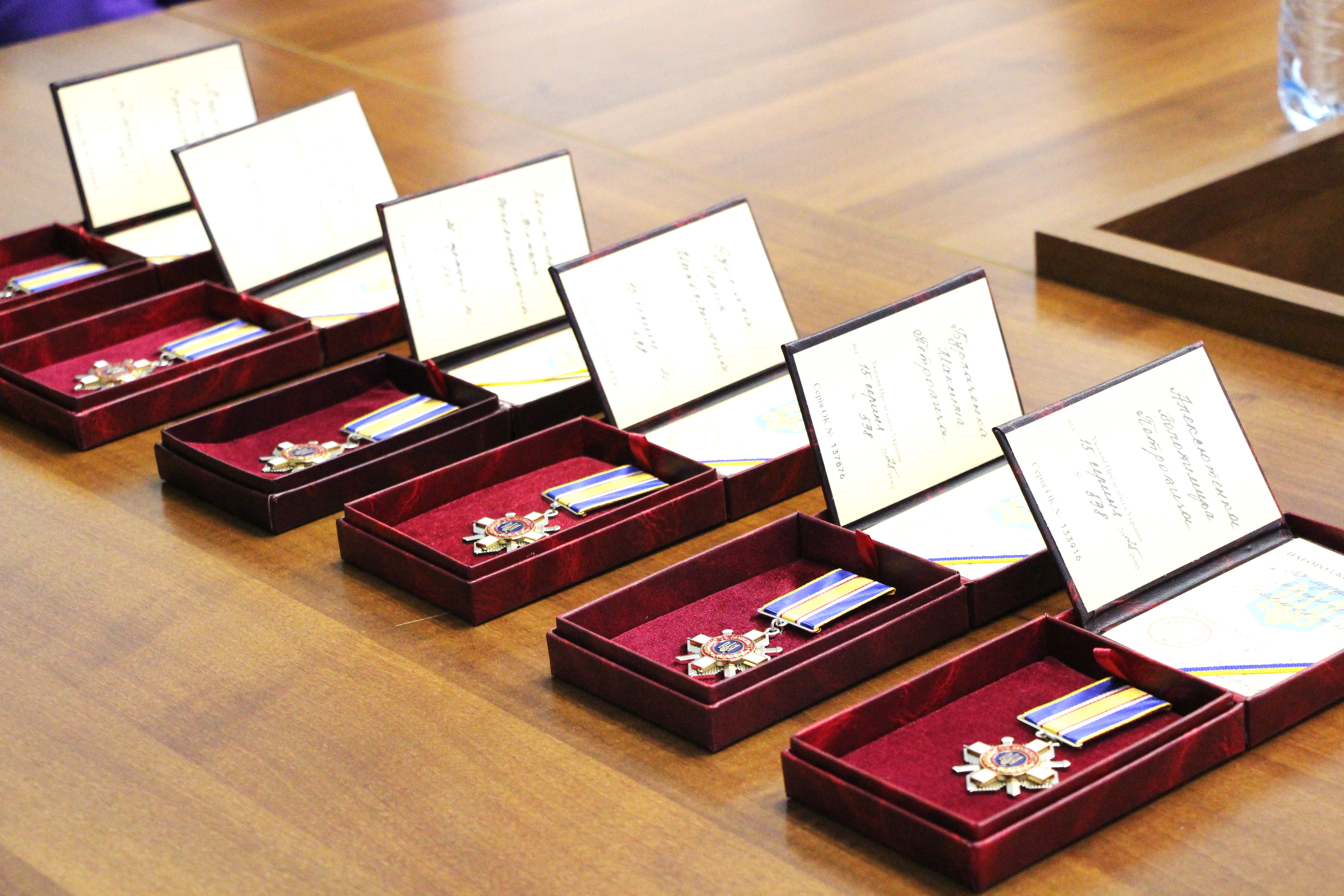 На Вінниччині родинам загиблих військовослужбовців вручили посмертні державні нагороди 