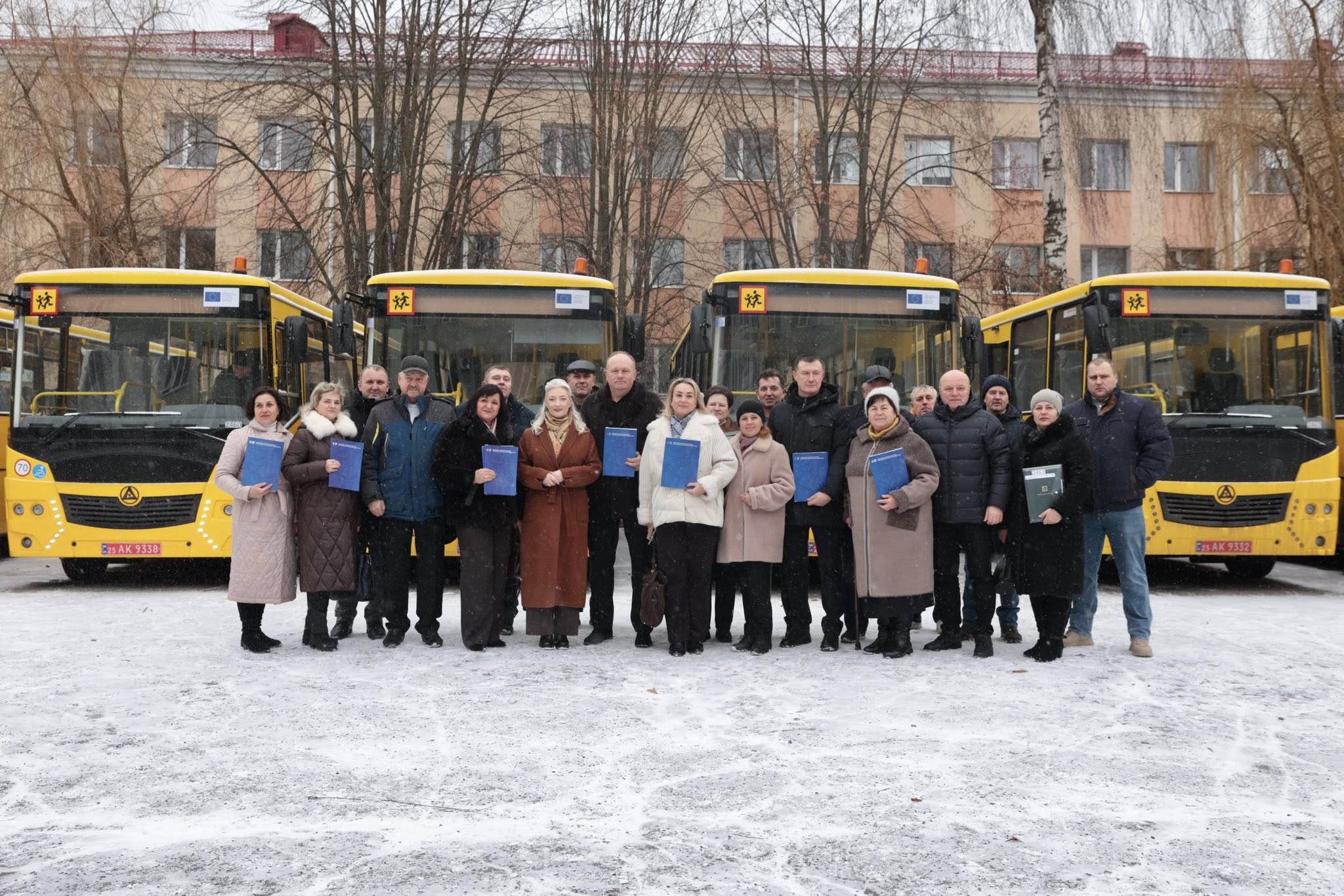 11 шкільних автобусів передали для дев’яти територіальних громад Вінниччини