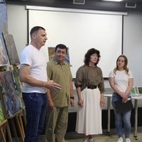 заступник начальника ОВА Андрій Кавунець та учасники виставки