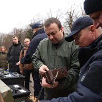 Начальник ОВА Сергій Борзов та представники ДСНС на вулиці