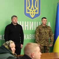 заступник Начальника ОВА Олександр Піщик та військовий