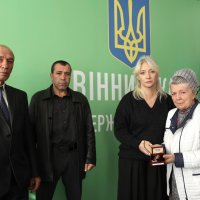 Перша заступниця Начальника ОВА Наталя Заболотна під час вручення посмертних нагород