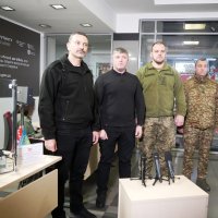 уповноважений представник Міністерства оборони з питань рекрутингу Олексій Бежевець, заступник Начальника ОВА Олександр Піщик, військові 120 бригади ТрО та «Червоної калини»