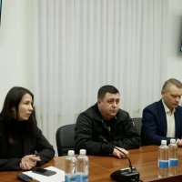 Заступник начальника Вінницької ОВА з питань цифрового розвитку, цифрових трансформацій і цифровізації (CDTО) Андрій Кавунець та представники профільних департаментів ОВА