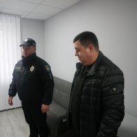 Заступник Начальника ОВА Андрій Кавунець та поліцейський