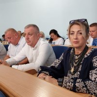 Вручення почесних відзнак «За заслуги перед Вінниччиною» на сесії обласної ради.