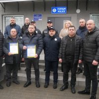 Заступник Начальника ОВА Андрій Кавунець, начальник ГУНП у Вінницькій області Юрій Пархоменко та люди на вулиці