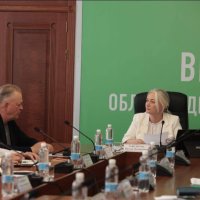 Перша заступниця начальника ОВА Наталя Заболотна з учасниками заходу