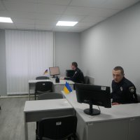 Поліцейські у приміщенні