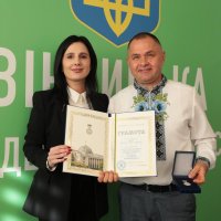 народна депутатка України Ірина Борзова та учасник нагородження