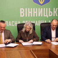 заступник Міністра молоді та спорту України Сергій Тимофєєв, Перша заступниця Начальника ОВА Наталя Заболотна, міський голова Гнівані Володимир Кулешов