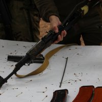 учасник вишколу під час занять