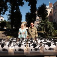 Перша заступниця начальника ОВА Наталя Заболотна та військовий