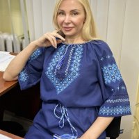 Працівник Департаменту у вишиванці