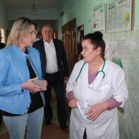 Директор департаменту охорони здоров’я та реабілітації ОВА Ольга Задорожна оглядає медичний заклад