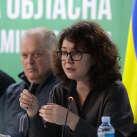 заступник начальника ОВА Сергій Здітовецький та начальник Головного управління Державної податкової служби у Вінницькій області Оксана Домерат