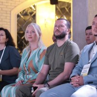 Перша заступниця начальника ОВА Наталя Заболотна та учасники зустрічі