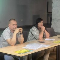 Представник Департаменту ветеранської політики Сергій Клименко та представниця департаменту охорони здоров’я та реабілітації Лариса Бевза 