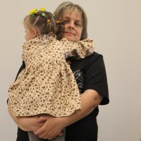 Патронатна вихователька з дитиною