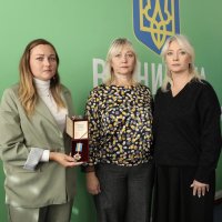 Перша заступниця Начальника ОВА Наталя Заболотна під час вручення посмертних нагород